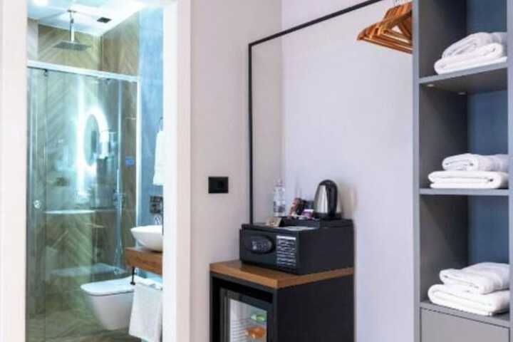 Room 73 of 265
