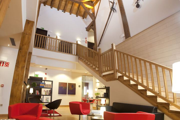 Entrance & Lobby
