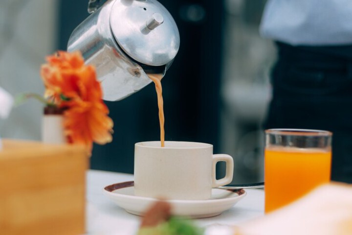 Breakfast/Coffee Service 90 of 157