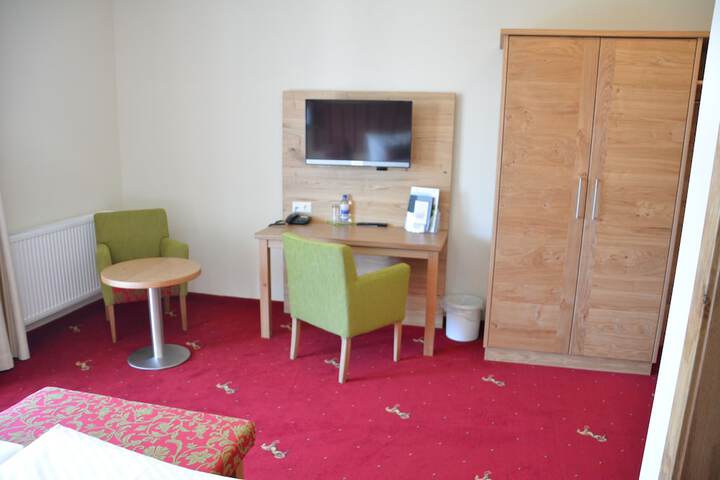 Room 16 of 53