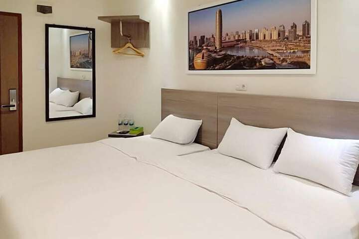 Room 8 of 20