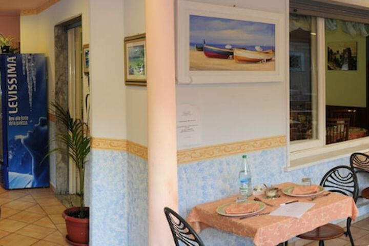 Dining 78 of 119