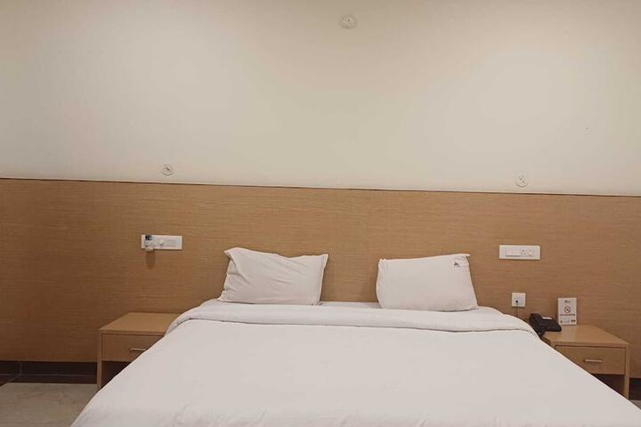 Room 13 of 95