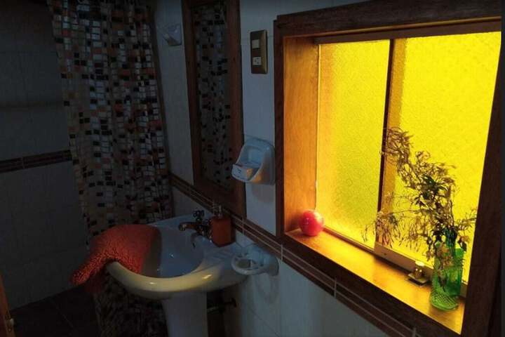 Room 8 of 34