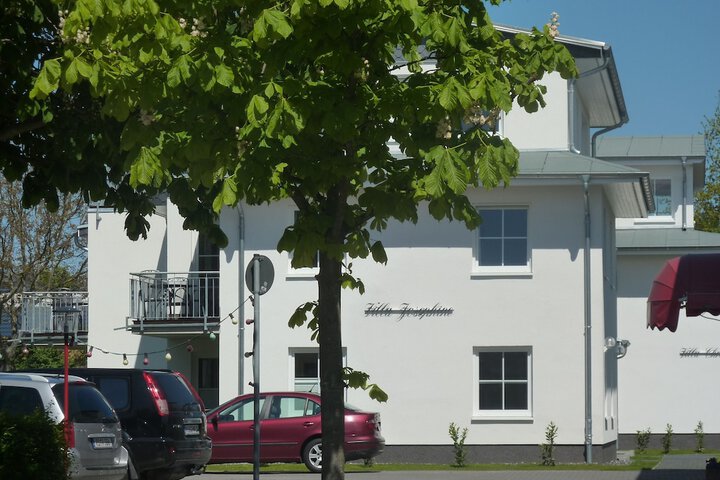 Hotel 74 of 77
