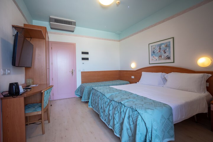 Room 10 of 40