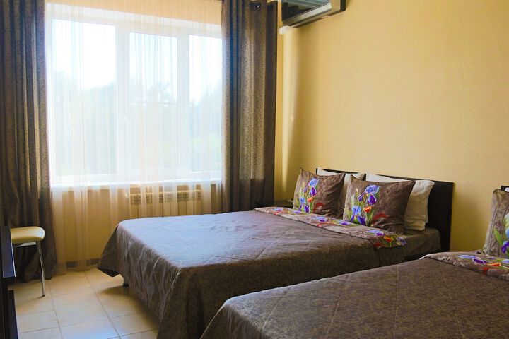 Room 4 of 37