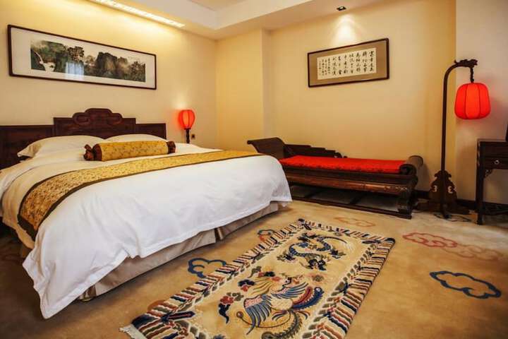 Room 7 of 65