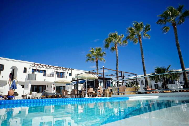 Pools & Facilities