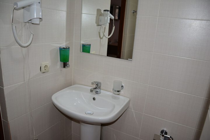 Room 14 of 21