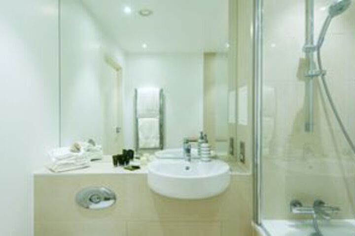 Room 4 of 25