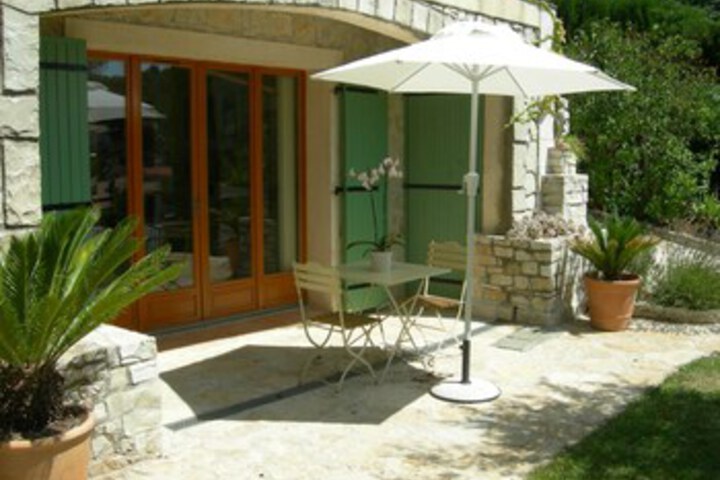 Terrace/Patio 10 of 11