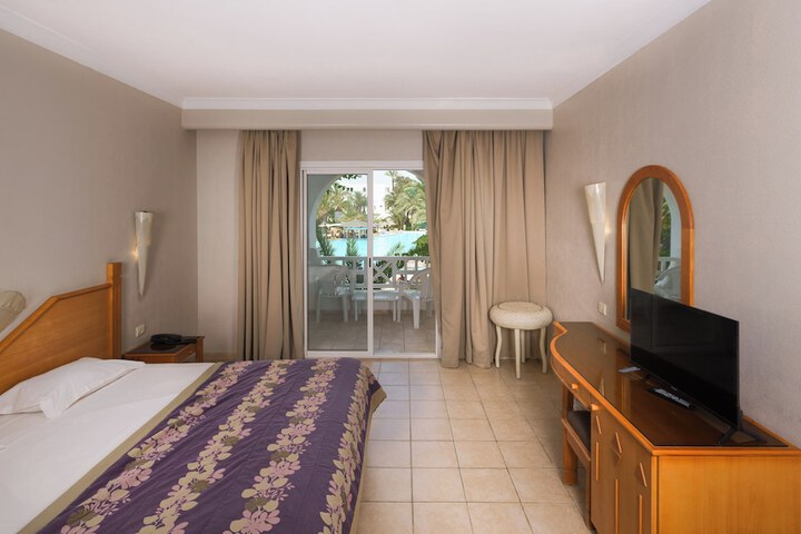 Room 32 of 148