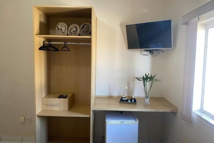 Room 7 of 18