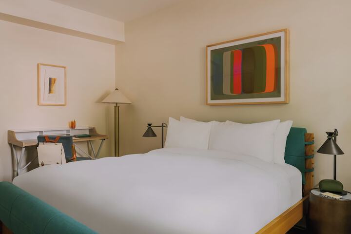 Quadruple Queen Size Bed (10 of 16)
