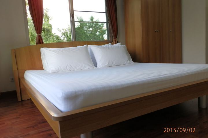 Room 10 of 79