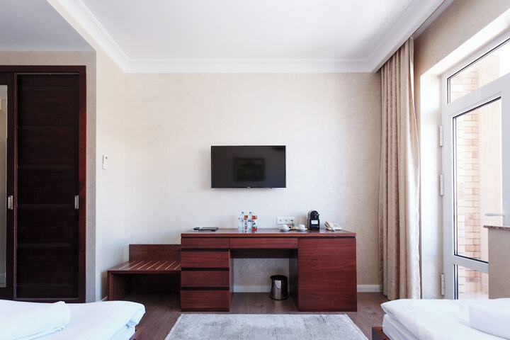 Room 6 of 36