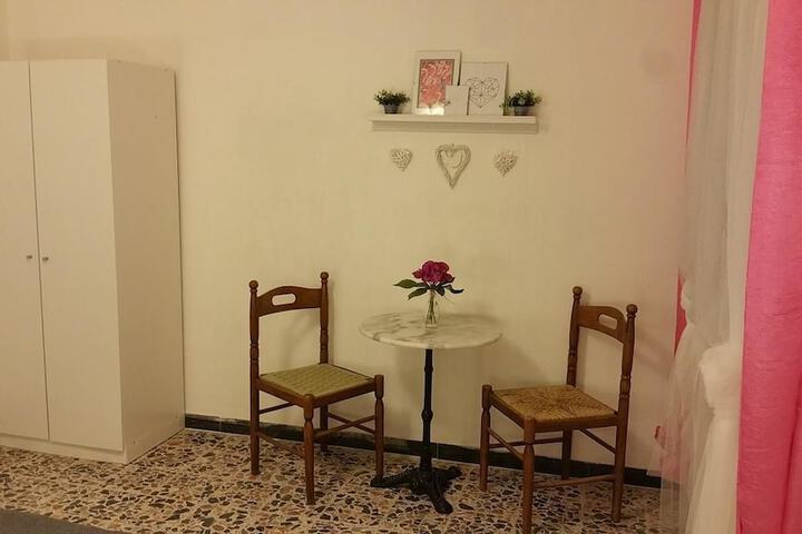 Room 10 of 12