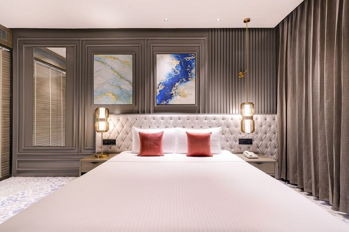 Room 15 of 85