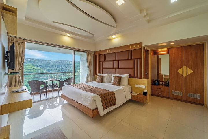 Room 13 of 63