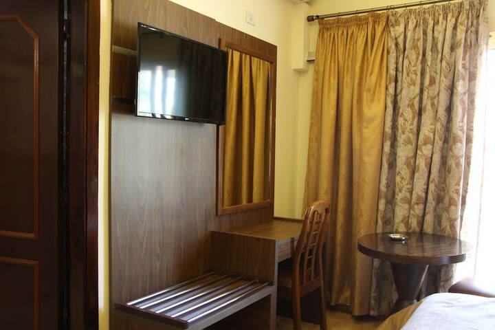 Room 53 of 119