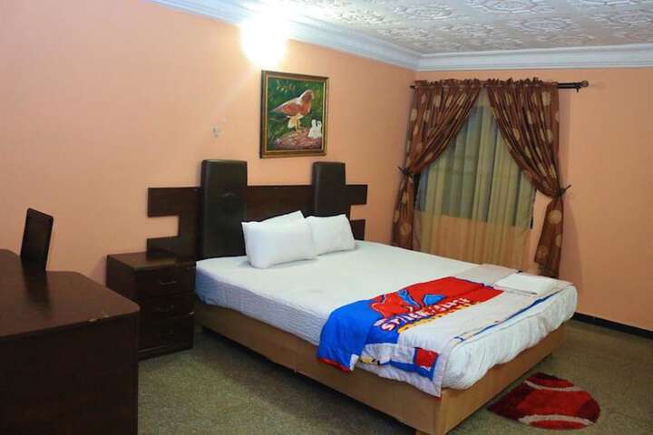 Room 5 of 25