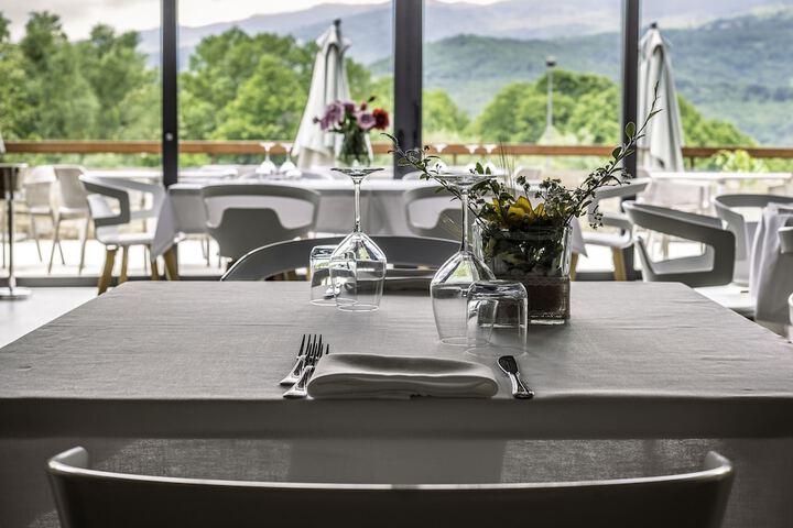 Dining 86 of 101