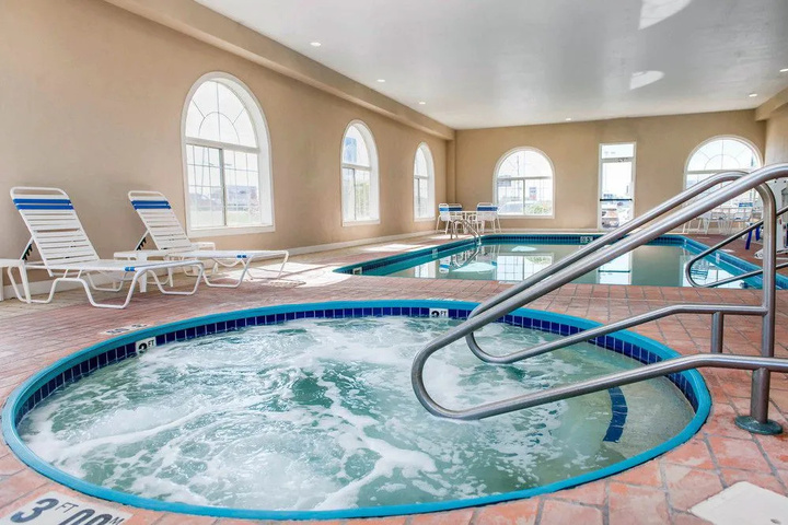 Pool 11 of 17