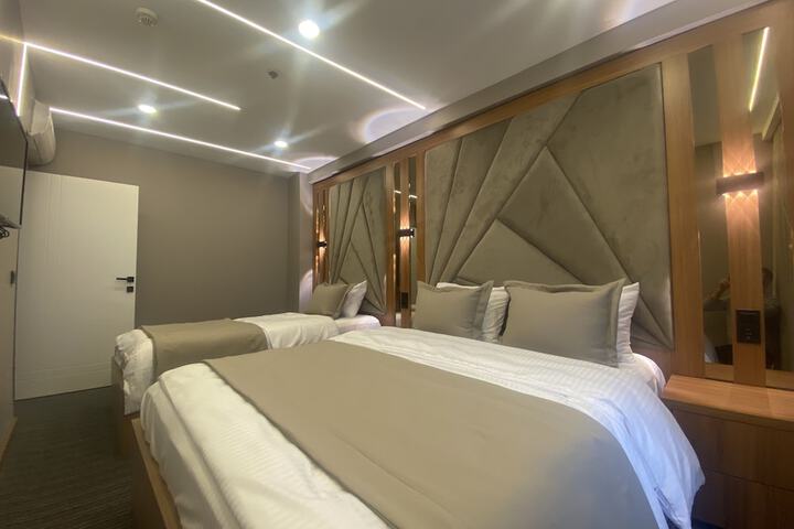 Room 8 of 22