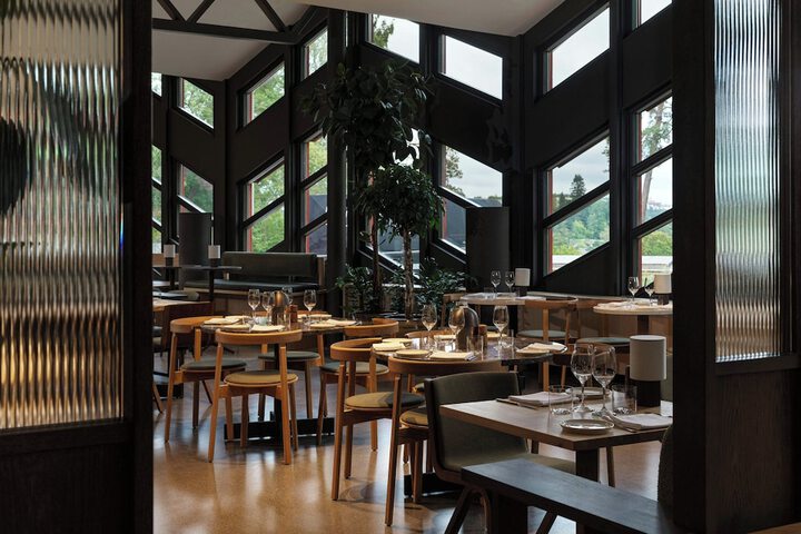 Dining 72 of 97