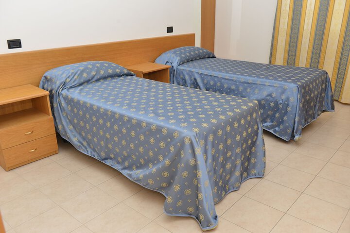 Room 3 of 11