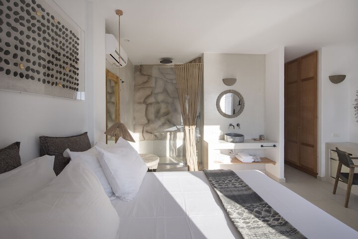 Room 3 of 269