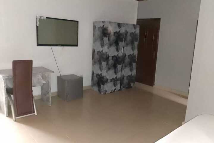 Room 15 of 41