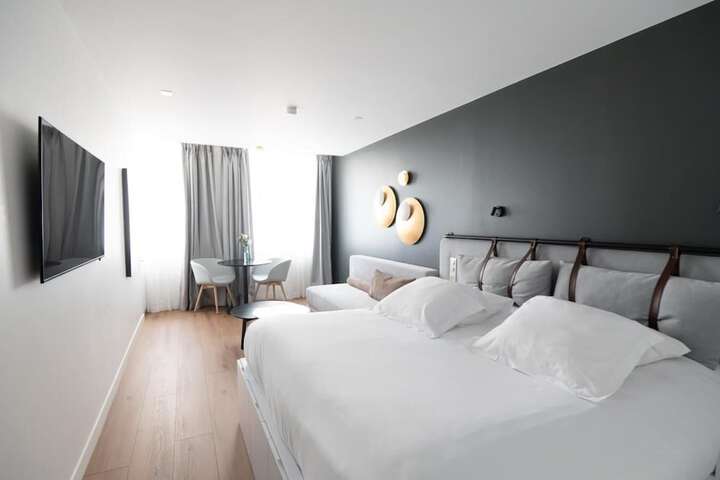 Room 49 of 86