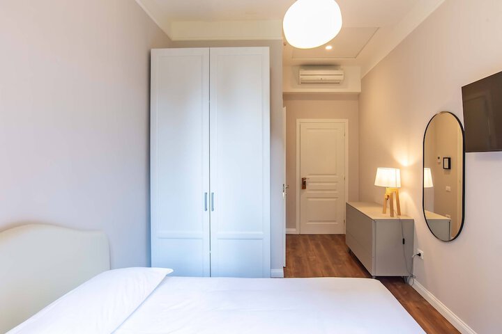 Room 14 of 32