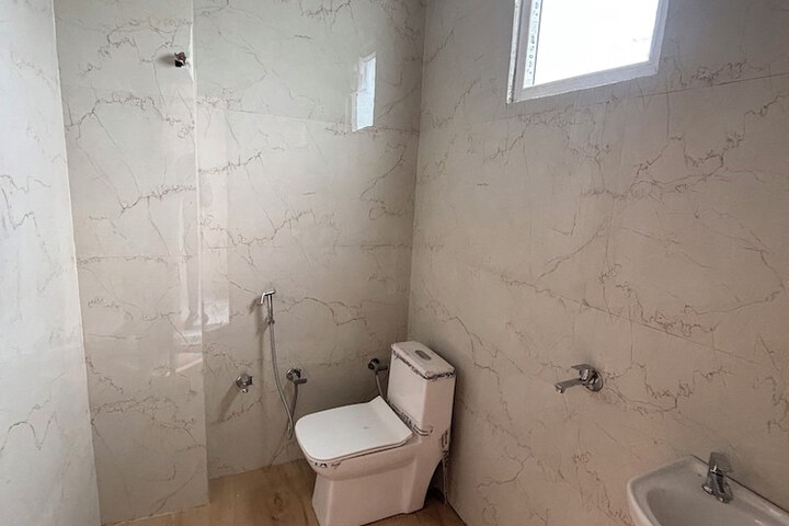 Room 10 of 18