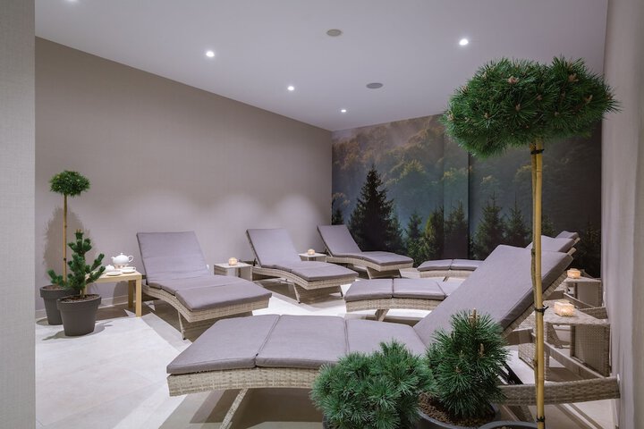 Spa 14 of 32