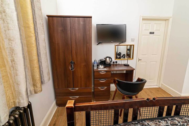 Room 38 of 74