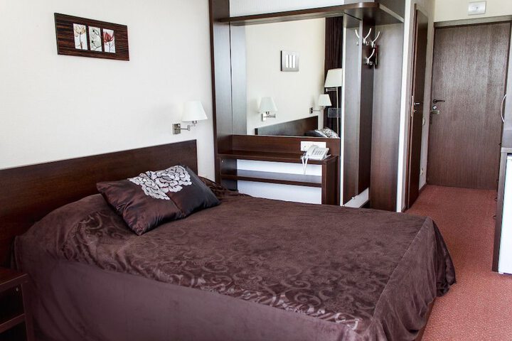 Room 8 of 64