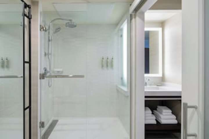 Room 103 of 285