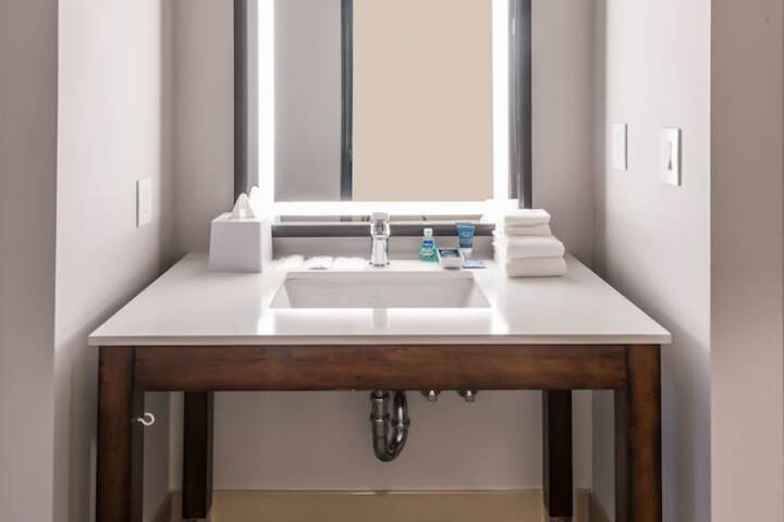 Bathroom sink