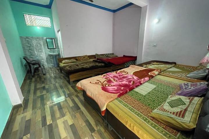 Room 2 of 18