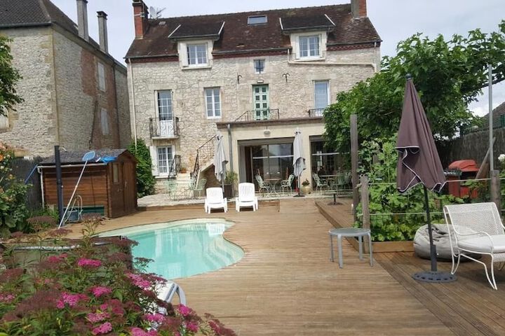 Pool 15 of 20