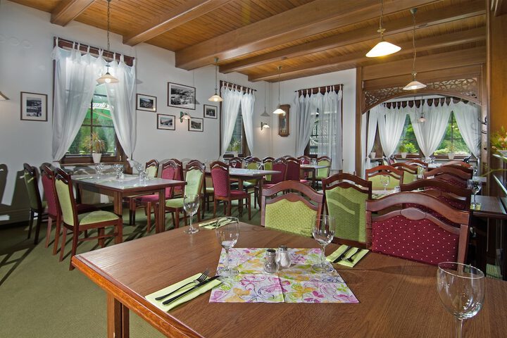 Dining 63 of 81