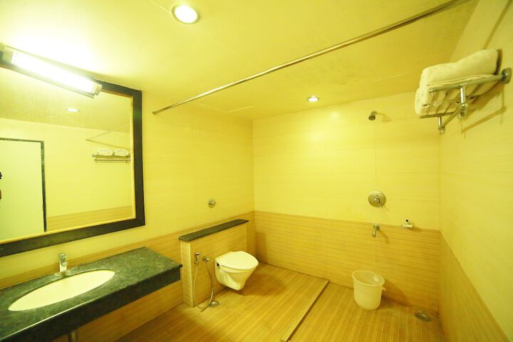 Room 19 of 28