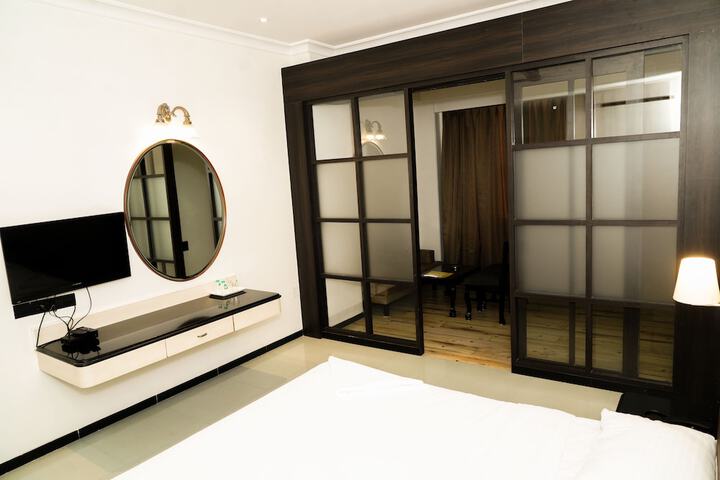 Room 7 of 30