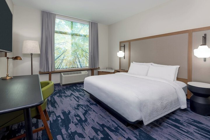 Room 8 of 23