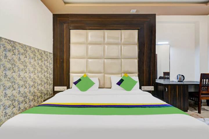 Room 15 of 60