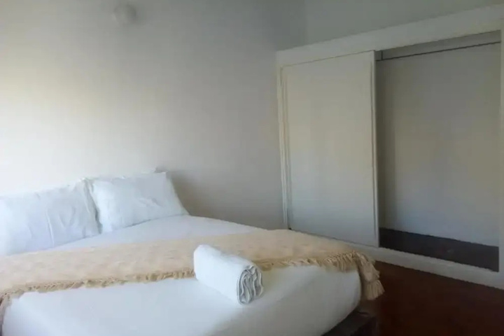 Room 3 of 10