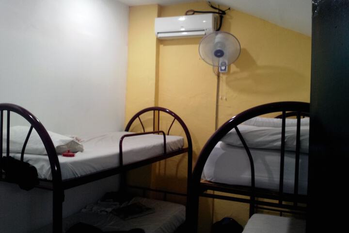 Room 7 of 32